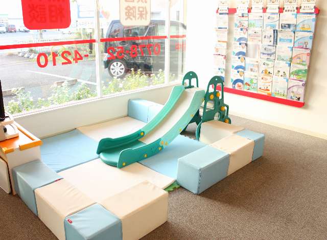 ほけんの窓口 鯖江店の内観画像