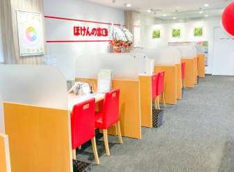 ほけんの窓口 高松中央通り店の外観画像