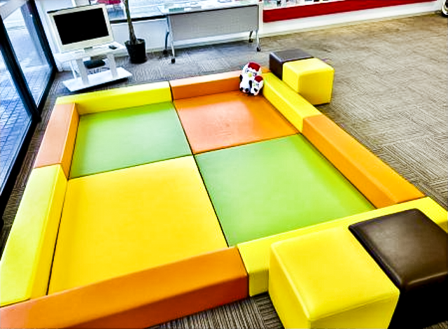 ほけんの窓口 富山山室店の内観画像