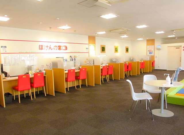 ほけんの窓口 高松レインボー通店の外観画像